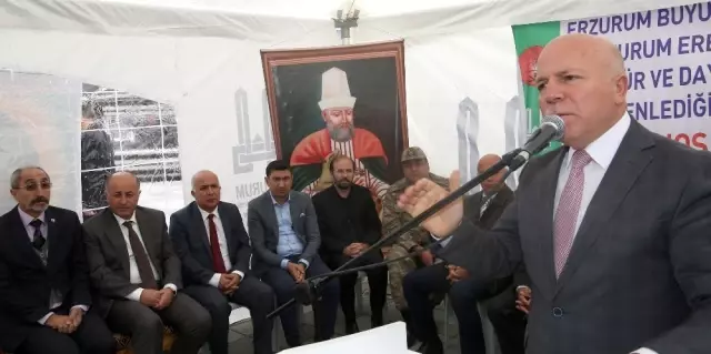 Erzurum'da Vatandaşlara Aşure Dağıtıldı Erzurum'da Vatandaşlara Aşure Dağıtıldı