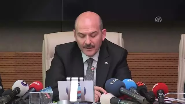 İçişleri Bakanı Soylu: 'Bürokrati·k İ·şlemleri·n Tamamen Ortadan Kaldırılması Hedeflendi' İçişleri Bakanı Soylu: 'Bürokrati·k İ·şlemleri·n Tamamen Ortadan Kaldırılması Hedeflendi'