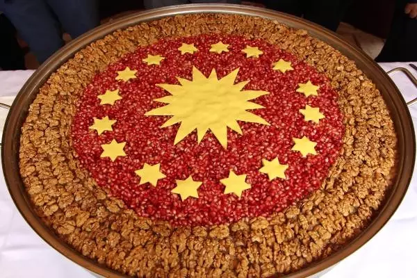 Sivas'ta Cumhurbaşkanlığı Aşuresi Dağıtıldı Sivas'ta Cumhurbaşkanlığı Aşuresi Dağıtıldı