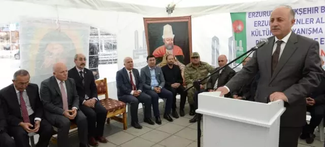 Erzurum'da Vatandaşlara Aşure Dağıtıldı Erzurum'da Vatandaşlara Aşure Dağıtıldı