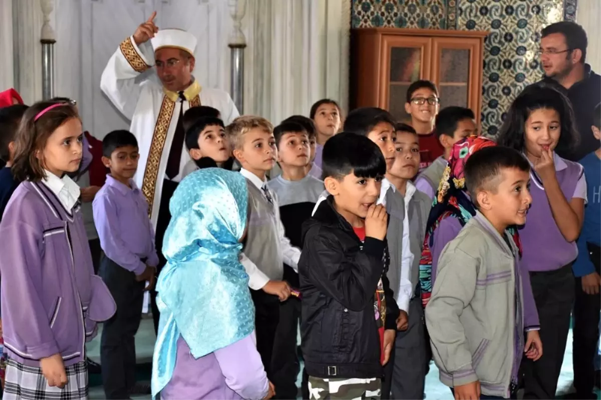 Tosyalı Öğrenciler Soruları ile İmamı Terletti