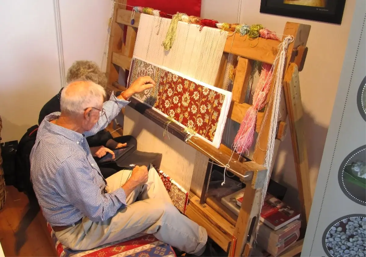 Bursa'nın Meşhur İpeklileri İstanbul Halı Haftası'nda Tanıtıldı