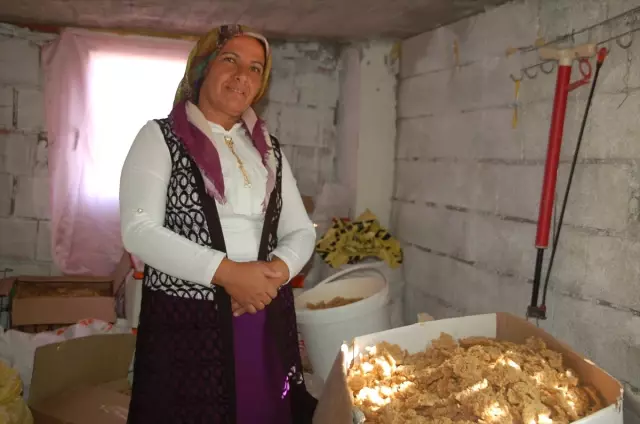 Emeklerini Üretime Dönüştüren Kadınlara Girişimcilik Ödülü Emeklerini Üretime Dönüştüren Kadınlara Girişimcilik Ödülü