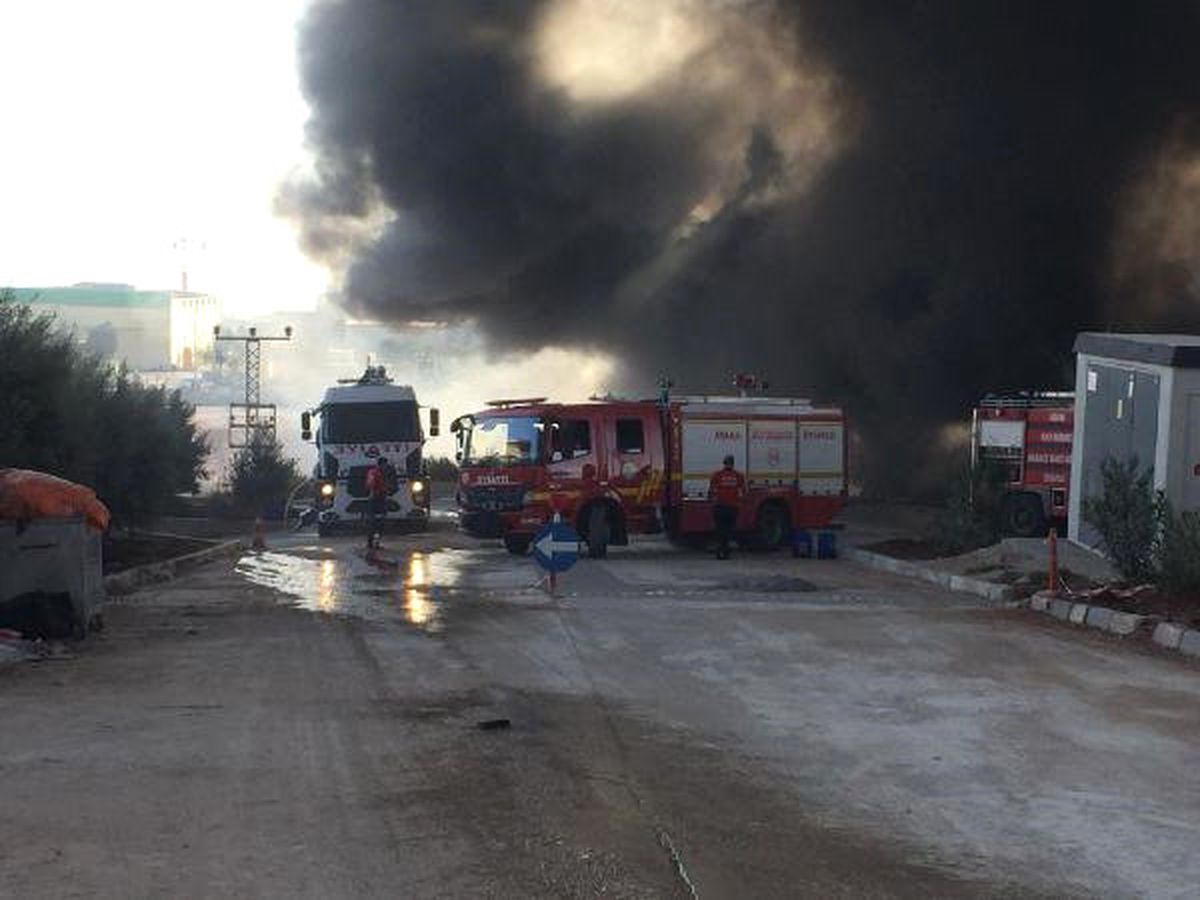 Adana'da Korkutan Fabrika Yangını (1)