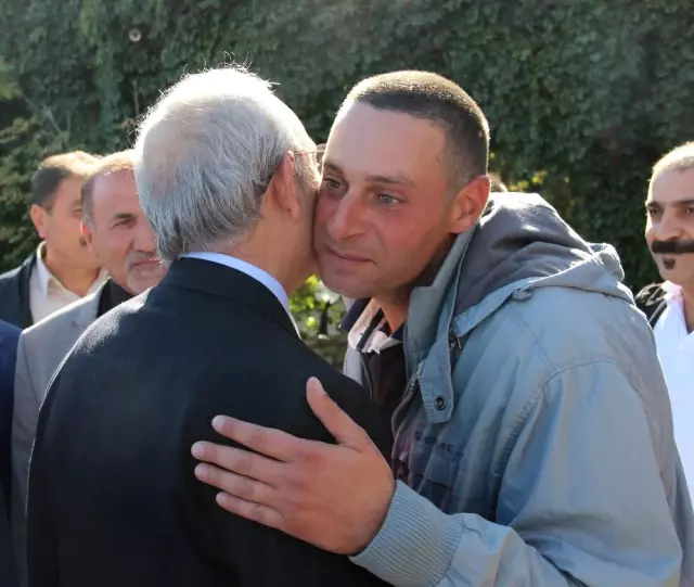 Kılıçdaroğlu, Asker Oğluna Sarılarak Sivas'tan Ayrıldı