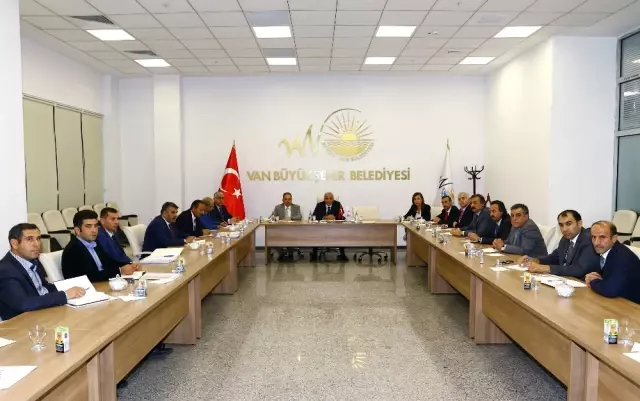 Van'da Kaldırım İşgaline Karşı Güç Birliği Van'da Kaldırım İşgaline Karşı Güç Birliği