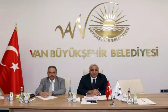 Van'da Kaldırım İşgaline Karşı Güç Birliği Van'da Kaldırım İşgaline Karşı Güç Birliği