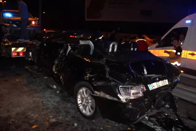 İstanbul'da Feci Kaza: 1 Ölü, 3 Yaralı İstanbul'da Feci Kaza: 1 Ölü, 3 Yaralı
