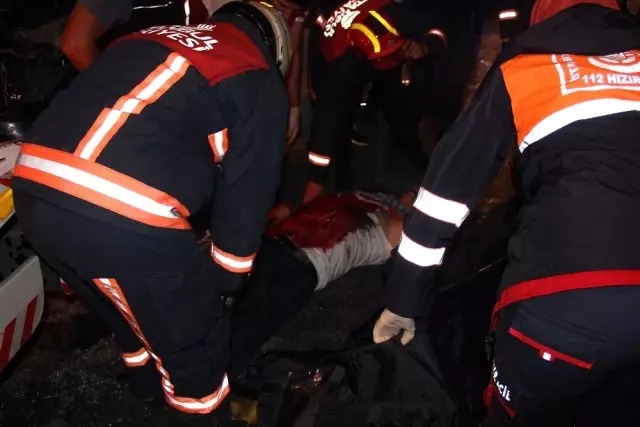 Küçükçekmece'de Feci Kaza: 1 Ölü, 3 Yaralı Küçükçekmece'de Feci Kaza: 1 Ölü, 3 Yaralı