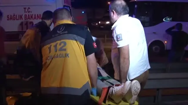 Küçükçekmece'de Feci Kaza: 1 Ölü, 3 Yaralı Küçükçekmece'de Feci Kaza: 1 Ölü, 3 Yaralı