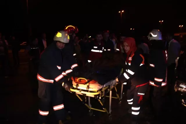 Küçükçekmece'de Feci Kaza: 1 Ölü, 3 Yaralı Küçükçekmece'de Feci Kaza: 1 Ölü, 3 Yaralı