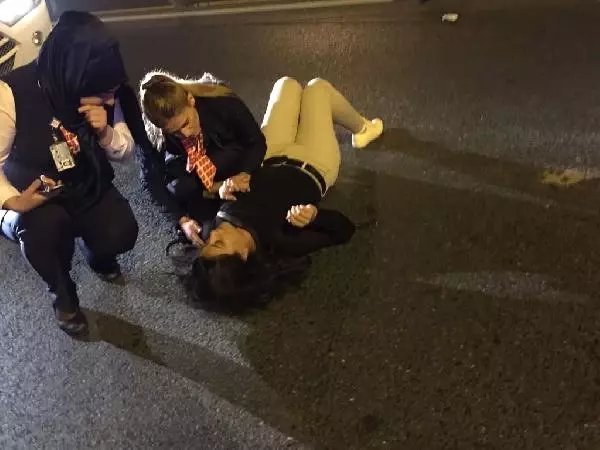 Kaza Yapan Aracı Almaya Giden Çekici Operatörü, 2 Otomobilin Arasında Sıkışarak Öldü Kaza Yapan Aracı Almaya Giden Çekici Operatörü, 2 Otomobilin Arasında Sıkışarak Öldü
