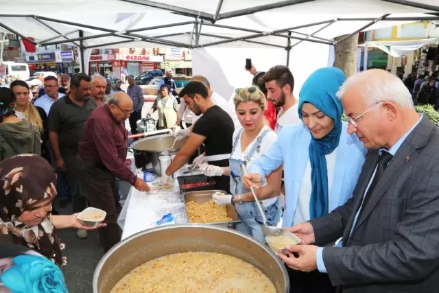 Torbalı Belediyesi'nden 5 Bin Kişiye Aşure - Haber