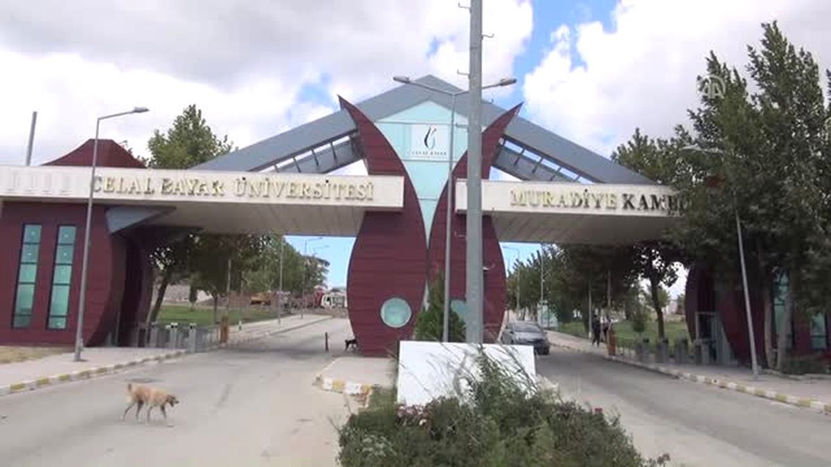 Baba Kız 'Yüksek Lisans' İçin Üniversite Sıralarında