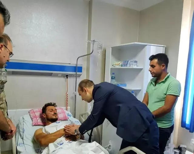 Kaymakam Yaralı Korucuyu Ziyaret Etti