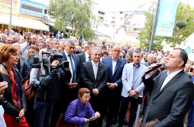 Taşdelen, Kızılay'da Vatandaşlara Aşure Dağıttı