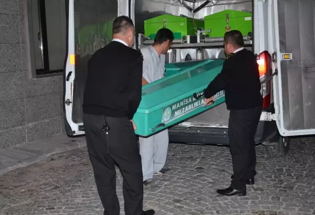 Manisa'da Koca Dehşeti: Karısını Baltayla Öldürdü