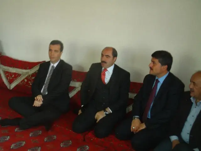 PKK'nın Şehit Ettiği Muştu Kabri Başında Anıldı PKK'nın Şehit Ettiği Muştu Kabri Başında Anıldı