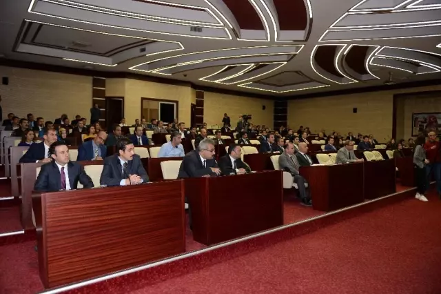 Vali Azizoğlu: 'Önemli Olan Erzurum'un Alacağı Paydır' Vali Azizoğlu: 'Önemli Olan Erzurum'un Alacağı Paydır'