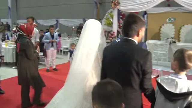 Vali Zorluoğlu İlk Kez Nikah Kıydı Vali Zorluoğlu İlk Kez Nikah Kıydı