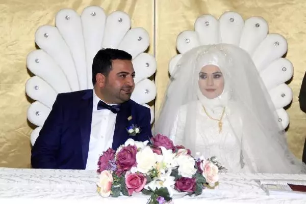 Van Valisi Zorluoğlu, İlk Defa Nikah Kıydı Van Valisi Zorluoğlu, İlk Defa Nikah Kıydı