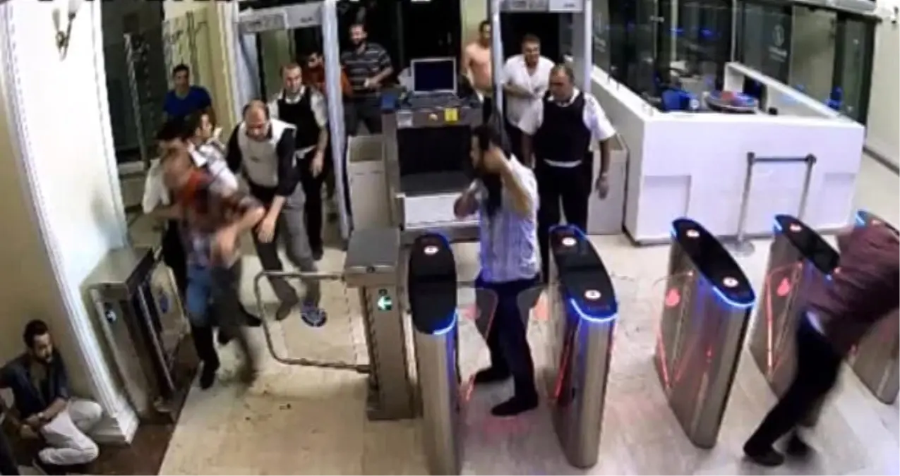 15 Temmuz'da İBB Lojistik Merkezini İşgal Eden FETÖ'cüler Hakkında Karar Açıklandı