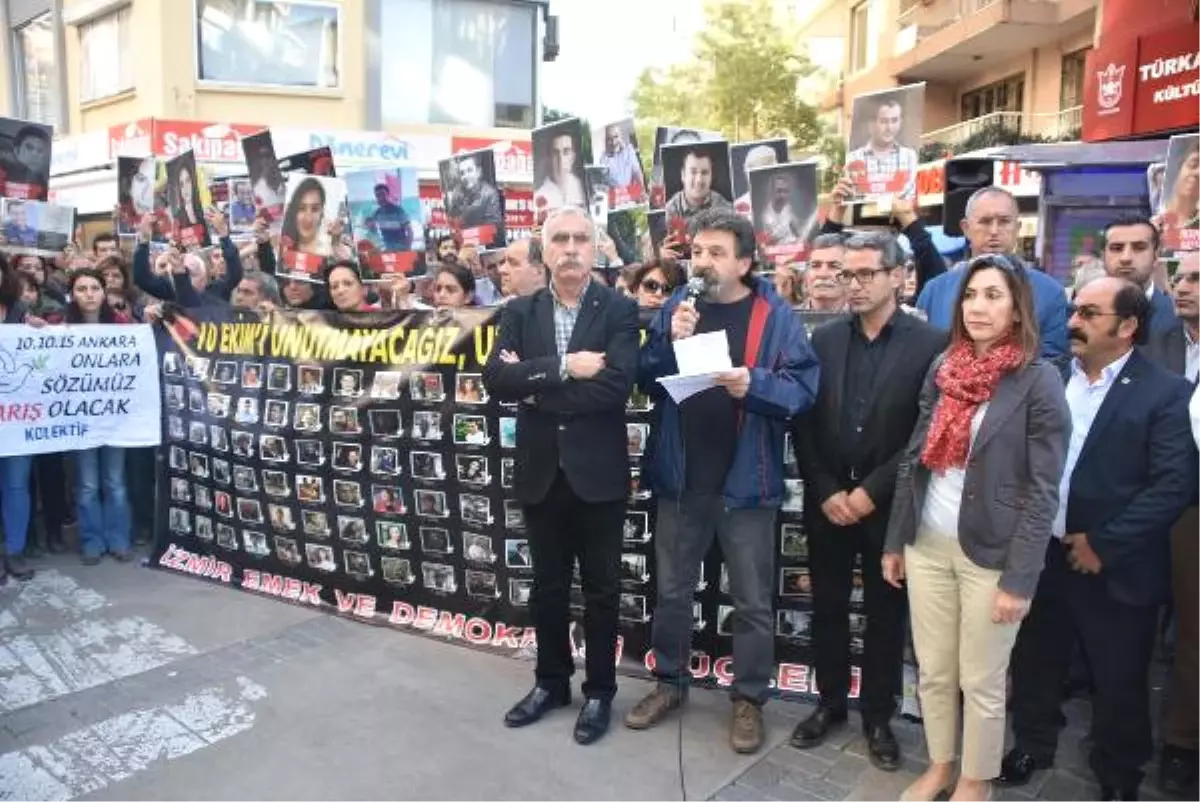 Ankara Gar Saldırısında Ölenler İzmir'de Anıldı