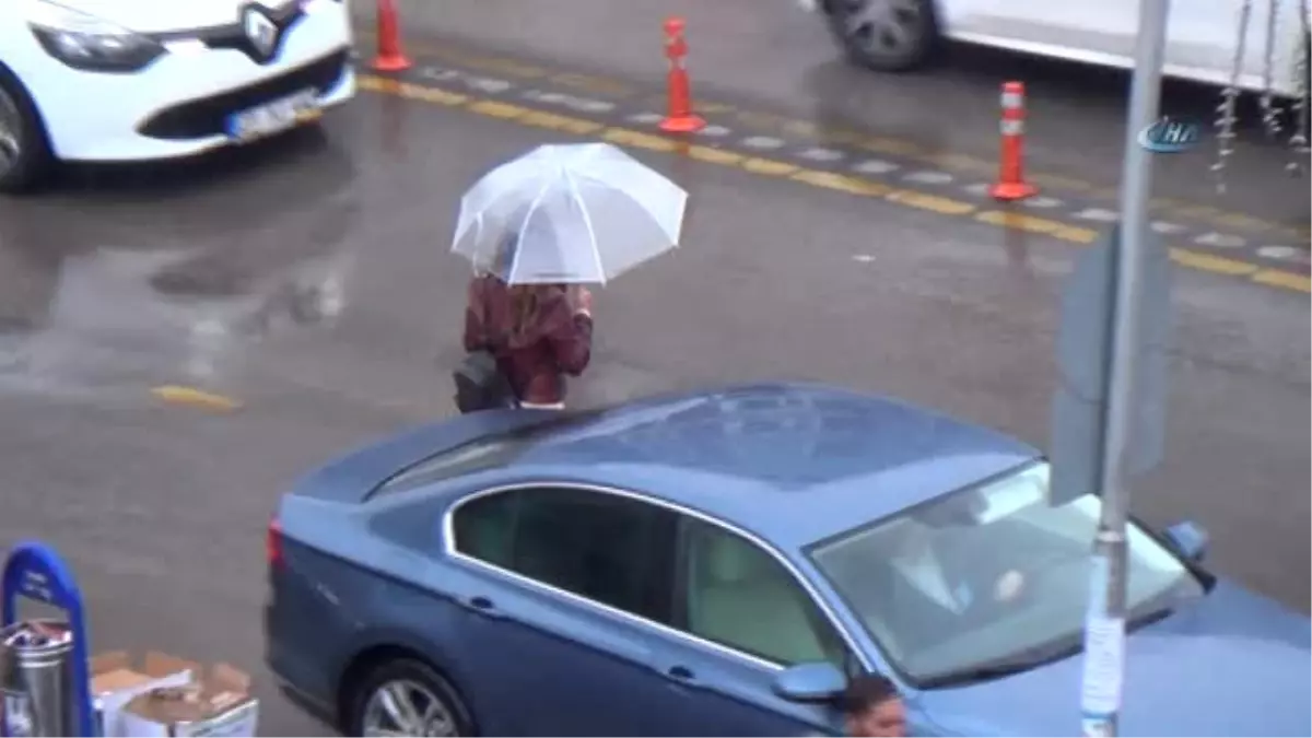 Erzurum'un Yüksek Kesimlerine Mevsimin Üçüncü Karı Yağdı