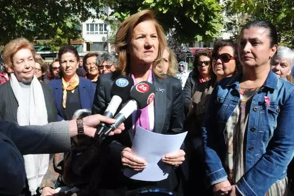 Eskişehir'de Kadınlardan Müftülere Nikah Kıyma Yetkisine Tepki