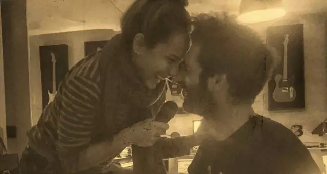 İlker Kaleli ile Burçin Terzioğlu'nun Aşk Dolu Pozları, Takipçilerini Mest Etti