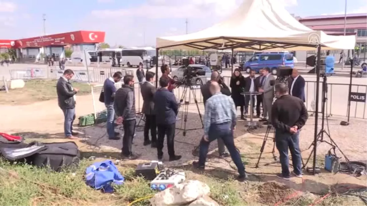 Mutanoğlu: 'Bütün Türk Medyası Darbe Girişimi Sırasında El Ele Vererek, Darbe Girişimine Karşı...