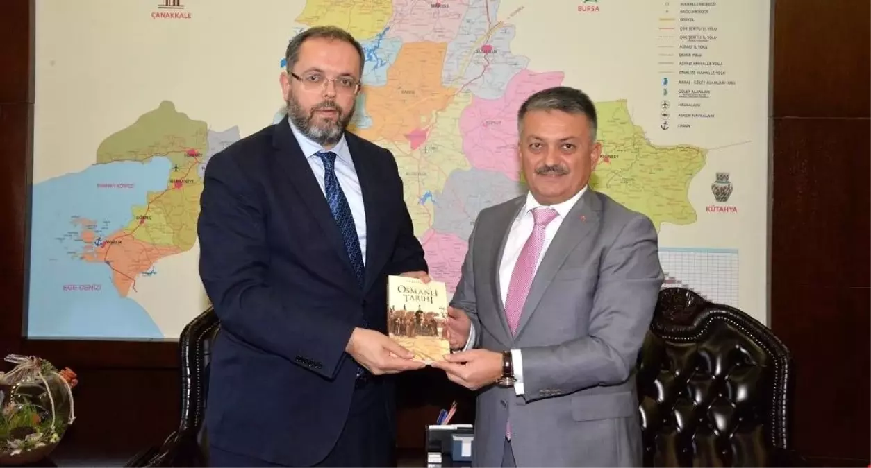 Prof. Dr. Erhan Afyoncu, Vali Yazıcı'yı Ziyaret Etti