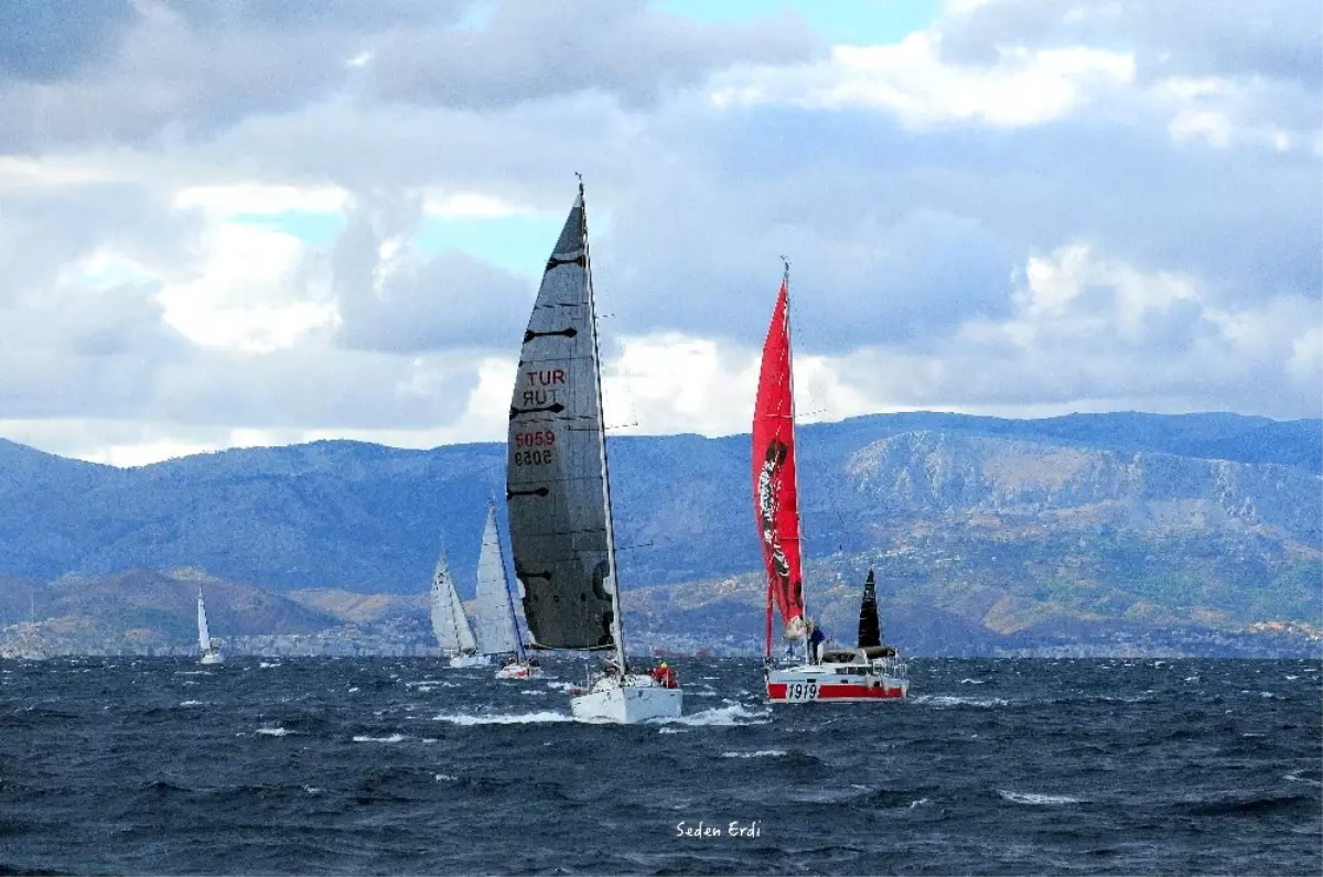 Sonbahar Trofesi Yelken Yarışları Çeşme'de Başladı