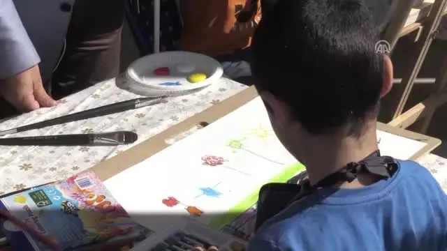 Suriyeli Cocuklar 1 Tuval 1 Hayal Etkinliginde Bulustu Istanbul