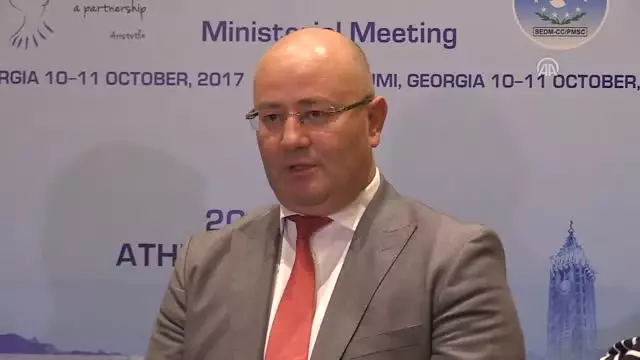 Gürcistan Savunma Bakanı Izoria