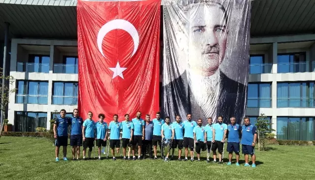 Yıldırım Demirören, Ampute Futbol Milli Takımı ile Biraraya Geldi