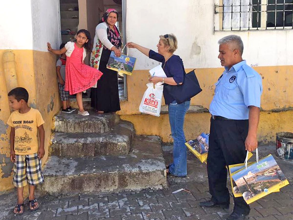 Birecik'te Kadınlar Evleri Dolaşıp Sorunları Dinliyor