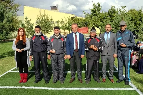İhtiyar Delikanlılar Bocce ile Zinde Kalıyor
