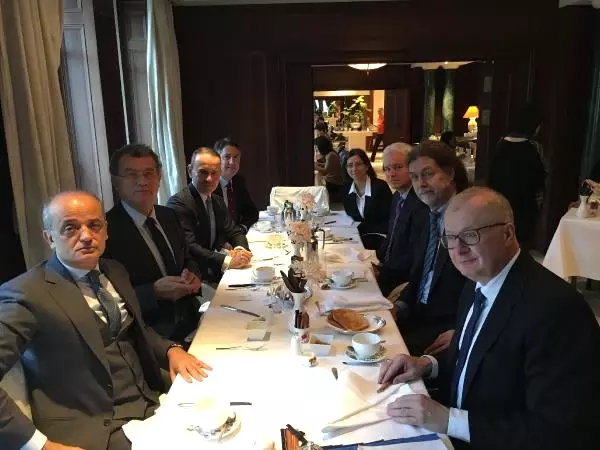 Türk ve Alman İşadamlarından Sanayi 4.0 İşbirliği Türk ve Alman İşadamlarından Sanayi 4.0 İşbirliği
