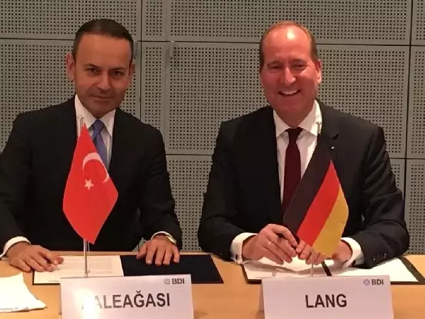 Türk ve Alman İşadamlarından Sanayi 4.0 İşbirliği Türk ve Alman İşadamlarından Sanayi 4.0 İşbirliği