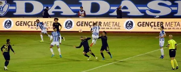 B.b. Erzurumspor - İstanbulspor: 1 - 0