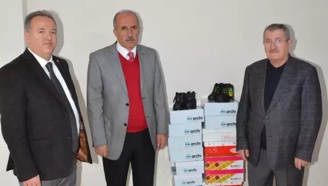 Etso'dan Öğrencilere Giyim ve Kırtasiye Yardımı