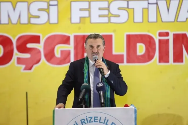Gençlik ve Spor Bakanı Osman Aşkın Bak, Sultangazi Hamsi Festivali'nin Açılışına Katıldı Gençlik ve Spor Bakanı Osman Aşkın Bak, Sultangazi Hamsi Festivali'nin Açılışına Katıldı