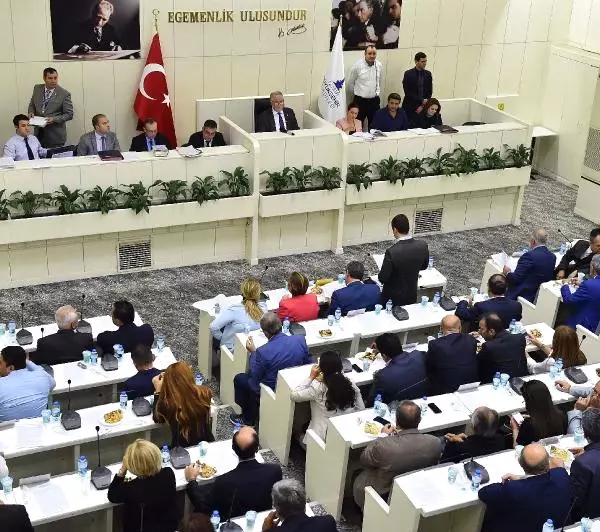 İzmir Ulaşımına 29 Ekim Tarifesi: 1 Kuruş