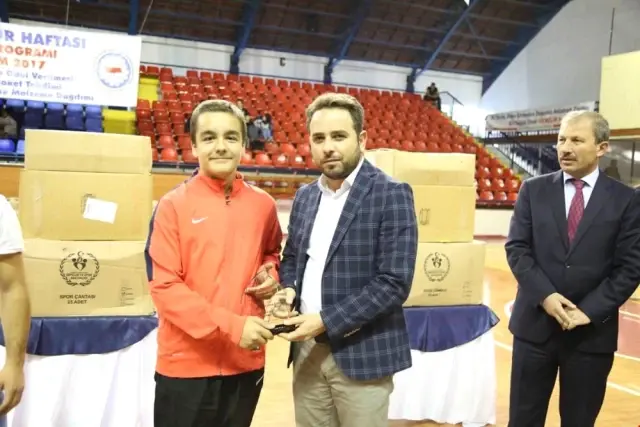 Milletvekili İshak Gazel: Spor ve Sporcu Hak Ettiği Değeri Mutlaka Bulmalı Milletvekili İshak Gazel: Spor ve Sporcu Hak Ettiği Değeri Mutlaka Bulmalı