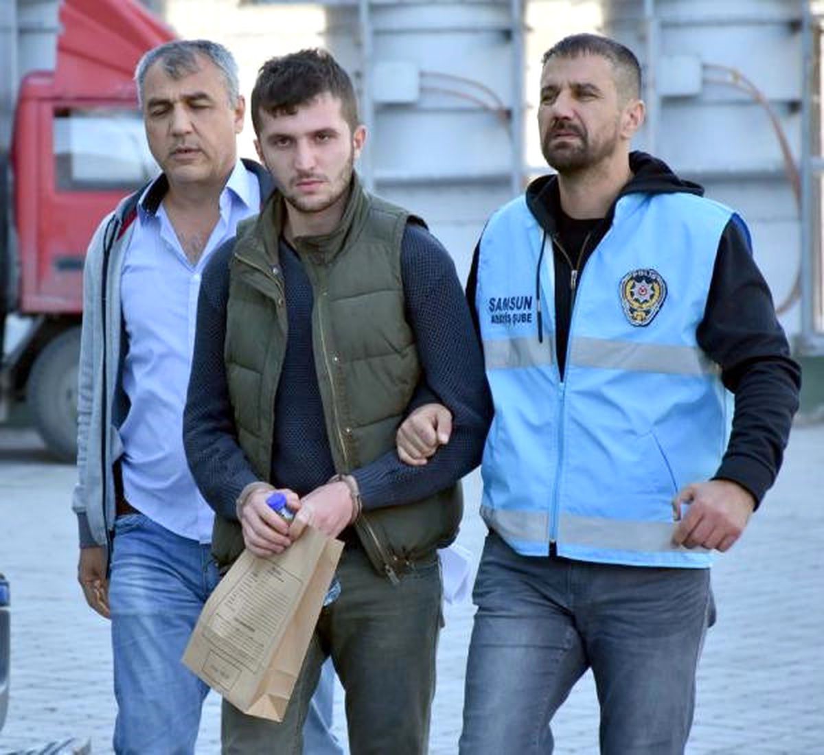 Silahlı Çatışmada 2 Kişiyi Yaralayan Genç, Tutuklandı