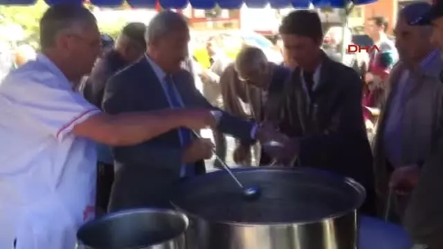Ankara Şereflikoçhisar'da 2 Bin Kişilik Aşure Dağıtıldı