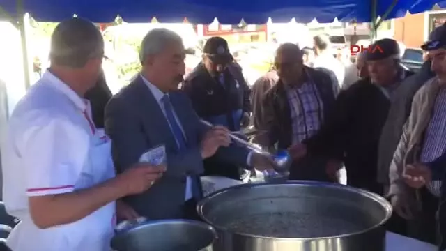 Ankara Şereflikoçhisar'da 2 Bin Kişilik Aşure Dağıtıldı