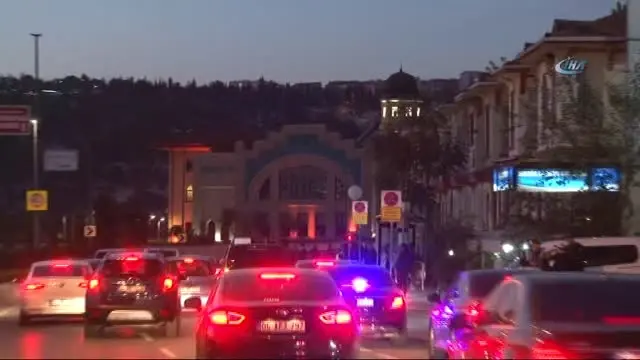 İstanbul'un Çiçeği Burnunda Başkanı Mevlüt Uysal, İlk Nikahını Kıydı! İstanbul'un Çiçeği Burnunda Başkanı Mevlüt Uysal, İlk Nikahını Kıydı!