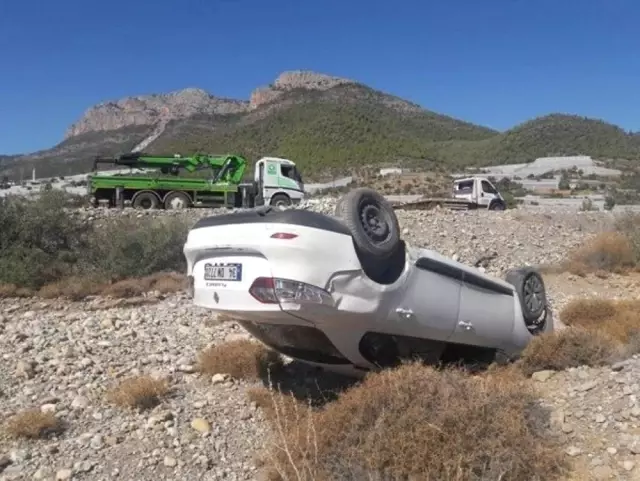 Mersin'de Otomobil Dereye Uçtu: 1 Yaralı